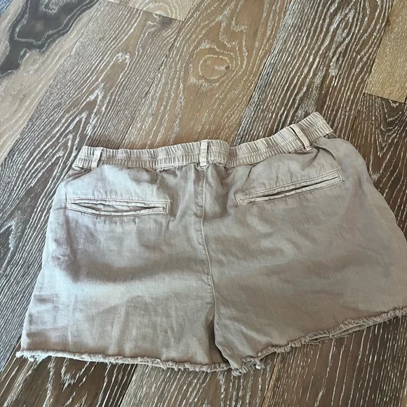 O’Neill Casual Tan Women's Shorts - Picture 3 of 4